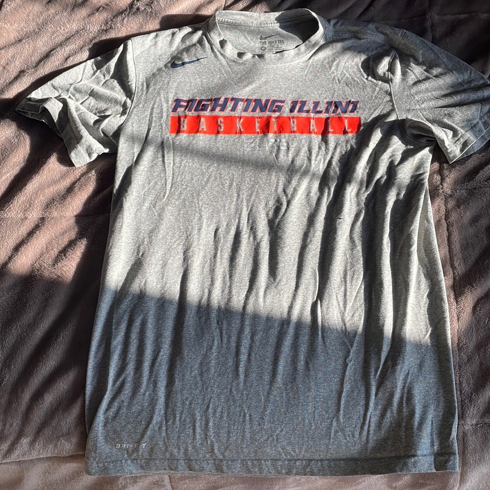 Grey fighting Illini Nike dri-fit short sleeve shirt